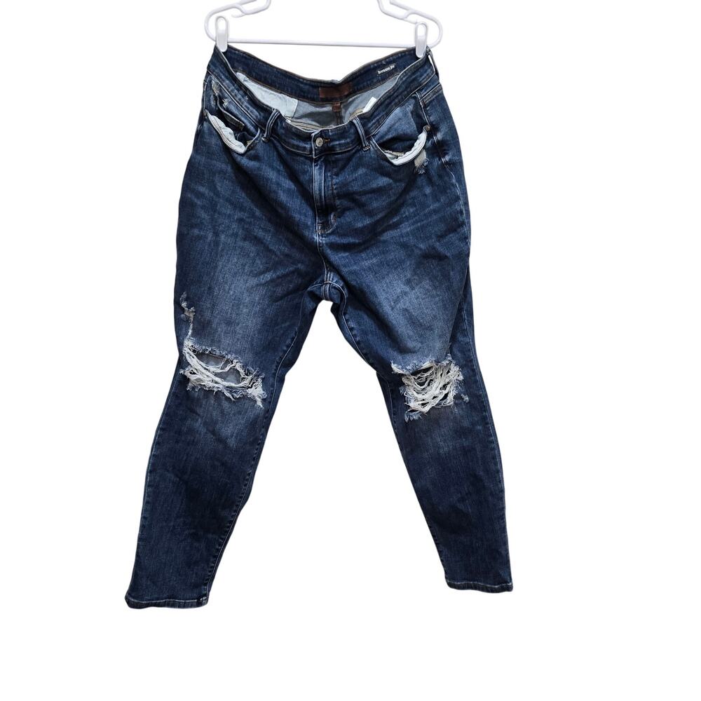 Judy Blue 20W Boyfriend Fit Distressed Stretch Jeans